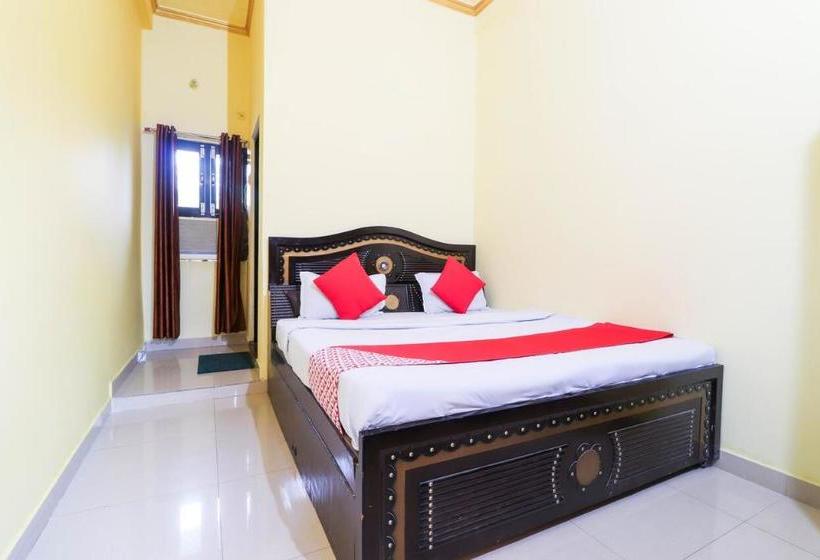 ホテル Oyo 70394 Rajendra