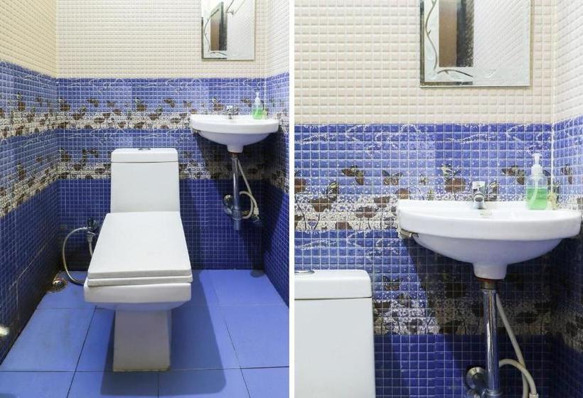 ホテル Oyo 70394 Rajendra