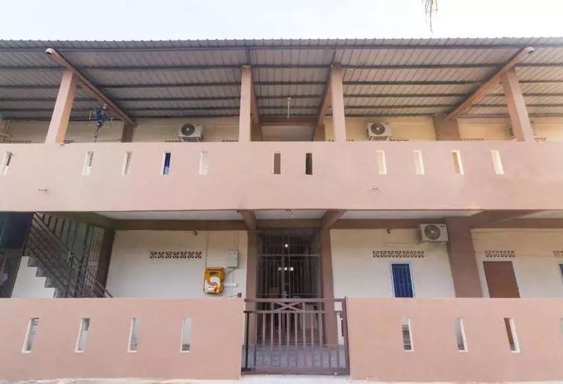 ホテル Oyo Life 2579 Kost Anggun 2