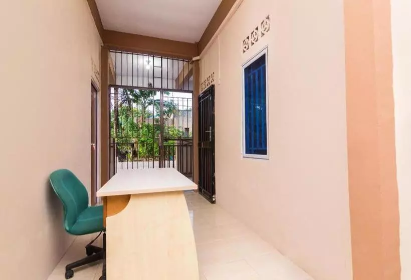 ホテル Oyo Life 2579 Kost Anggun 2