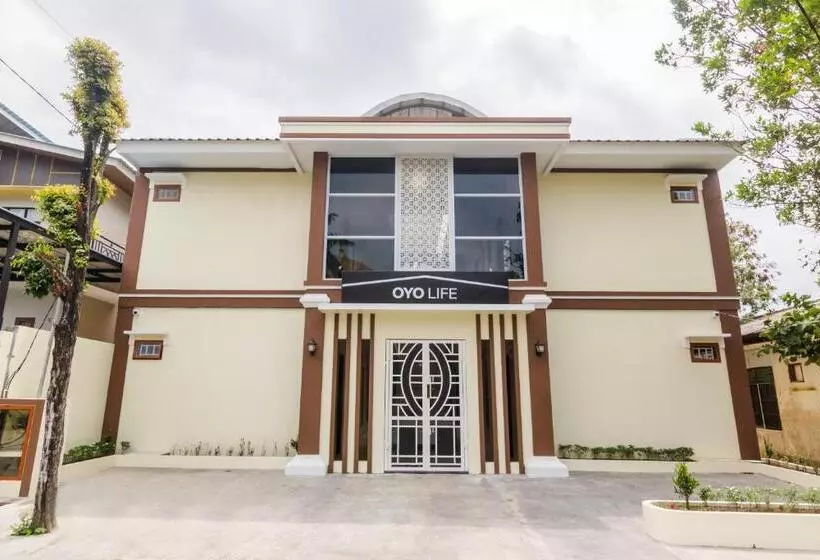 Hotelli Oyo Life 2735 Graha Nirwana