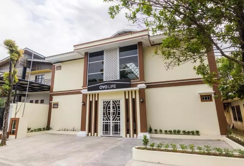 Hotelli Oyo Life 2735 Graha Nirwana