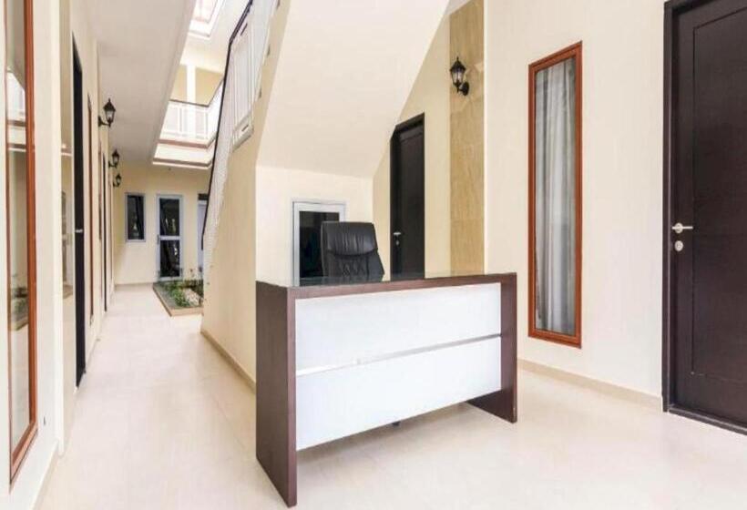 בית מלון כפרי Oyo Life 2735 Graha Nirwana