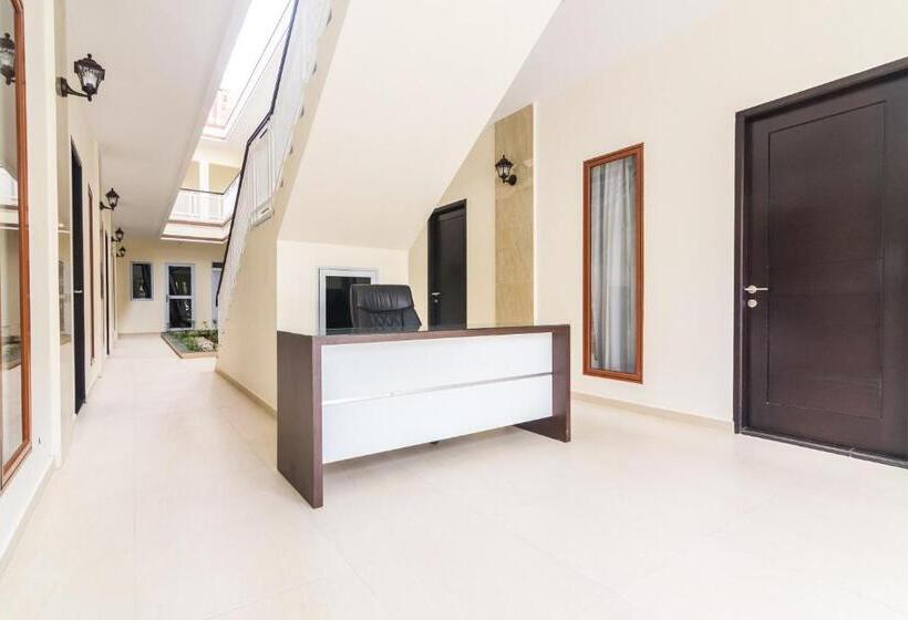 בית מלון כפרי Oyo Life 2735 Graha Nirwana