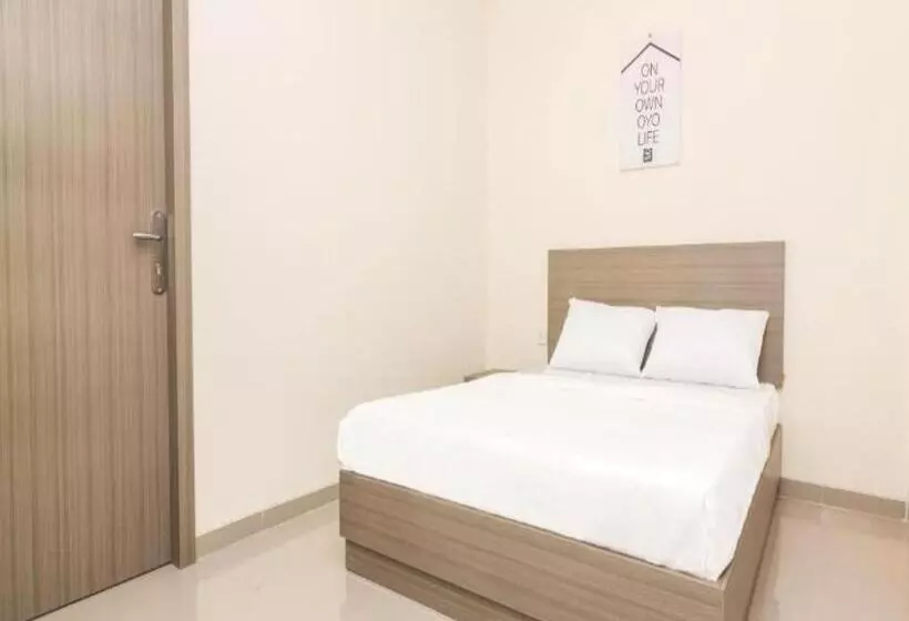 Hotelli Oyo Life 2735 Graha Nirwana
