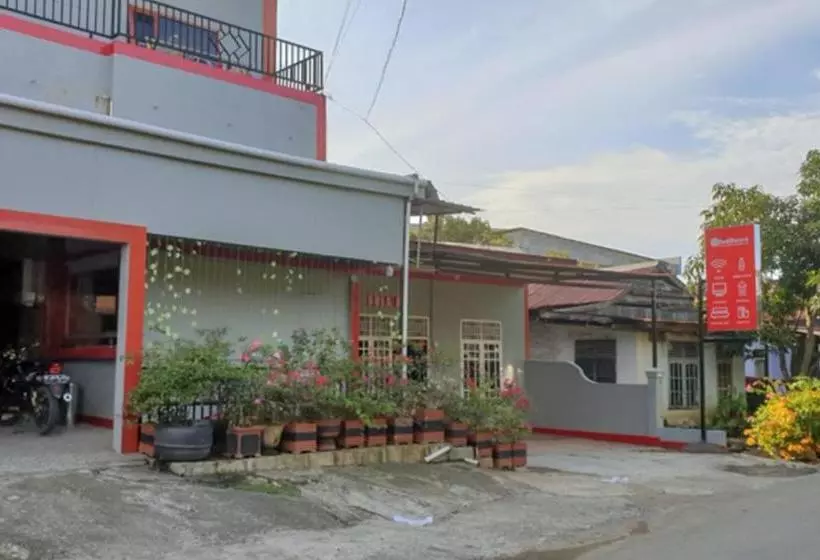 Reddoorz @ Hotel Yaki Mamuju