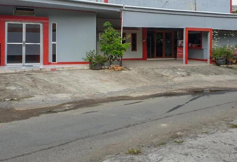 Reddoorz @ Hotel Yaki Mamuju