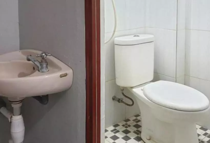 Reddoorz @ Hotel Yaki Mamuju