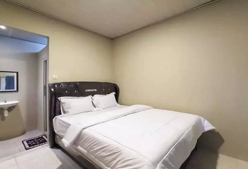 ホテル Reddoorz Near Taman Merdeka Metro Lampung