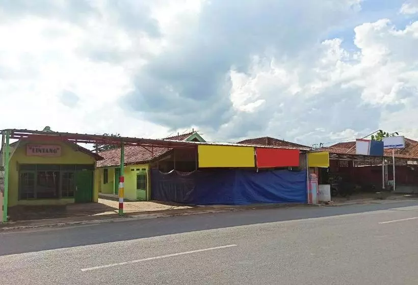 ホテル Reddoorz Near Taman Merdeka Metro Lampung