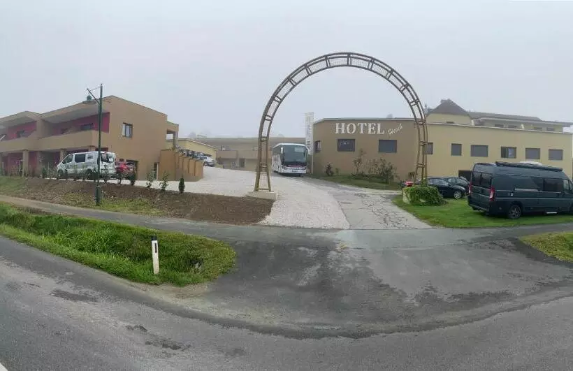 ホテル Restaurant Hesch