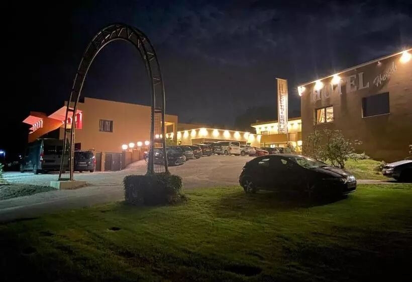 ホテル Restaurant Hesch