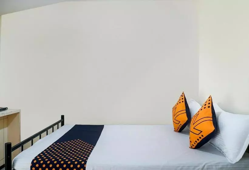 ホテル Spot On 65435 Virndavan Lodging