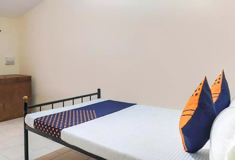 ホテル Spot On 65435 Virndavan Lodging