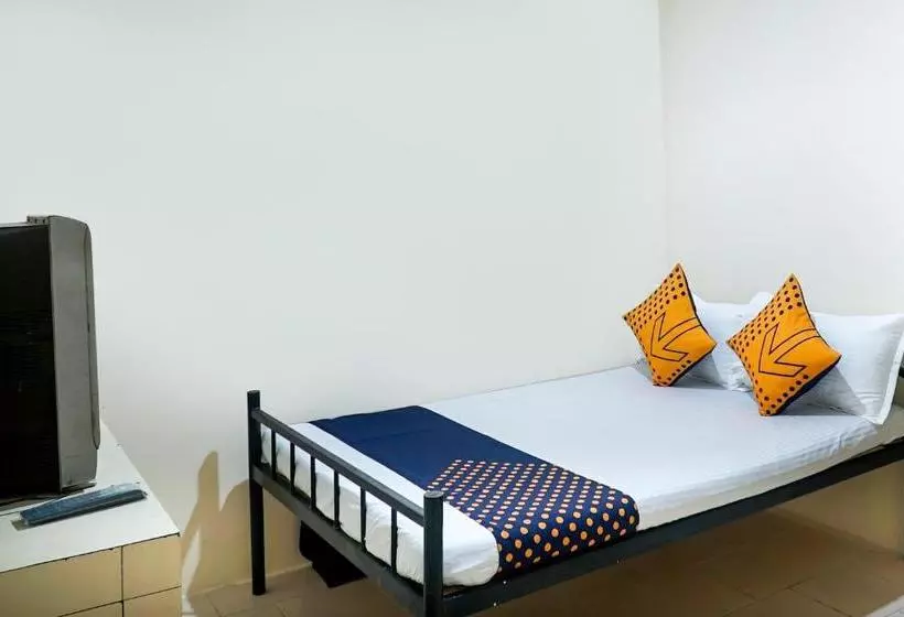 ホテル Spot On 65435 Virndavan Lodging