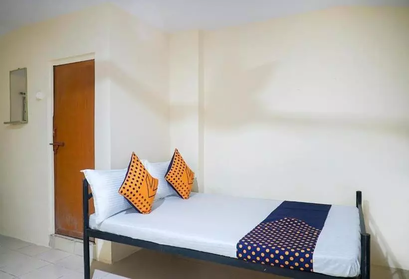 ホテル Spot On 65435 Virndavan Lodging