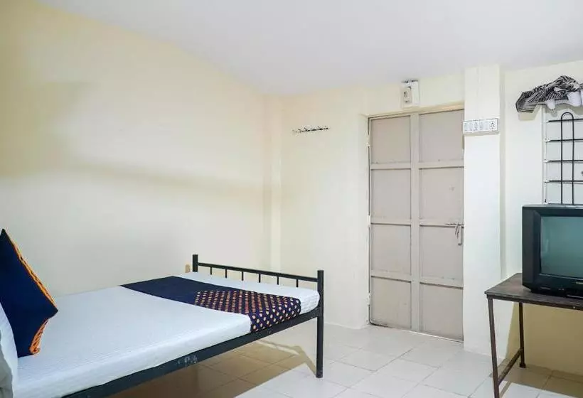 ホテル Spot On 65435 Virndavan Lodging