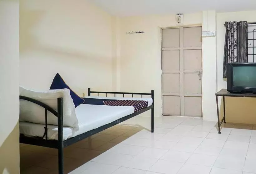 ホテル Spot On 65435 Virndavan Lodging