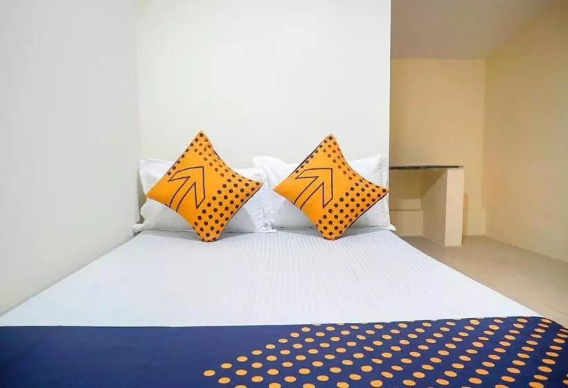 ホテル Spot On 65435 Virndavan Lodging