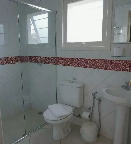 ペンション Alambari Village