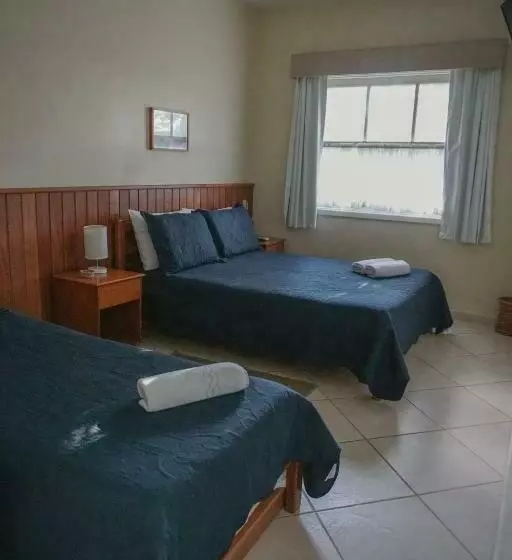 ペンション Alambari Village