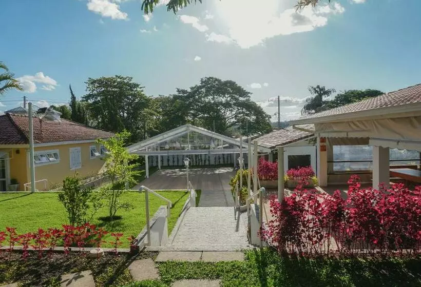 ペンション Alambari Village