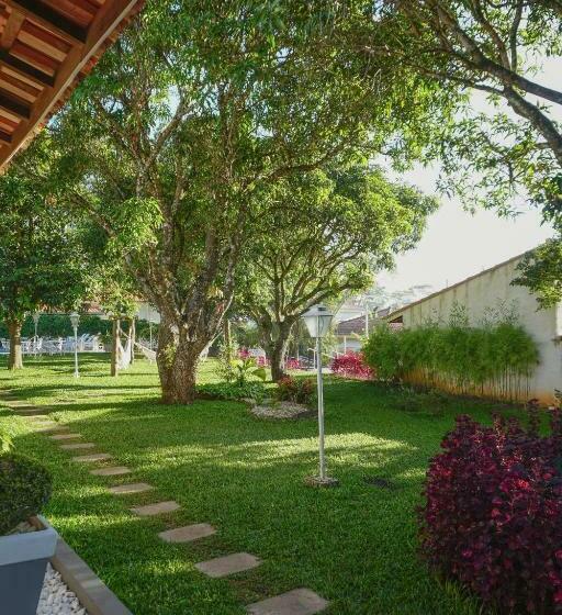 膳宿费 Alambari Village