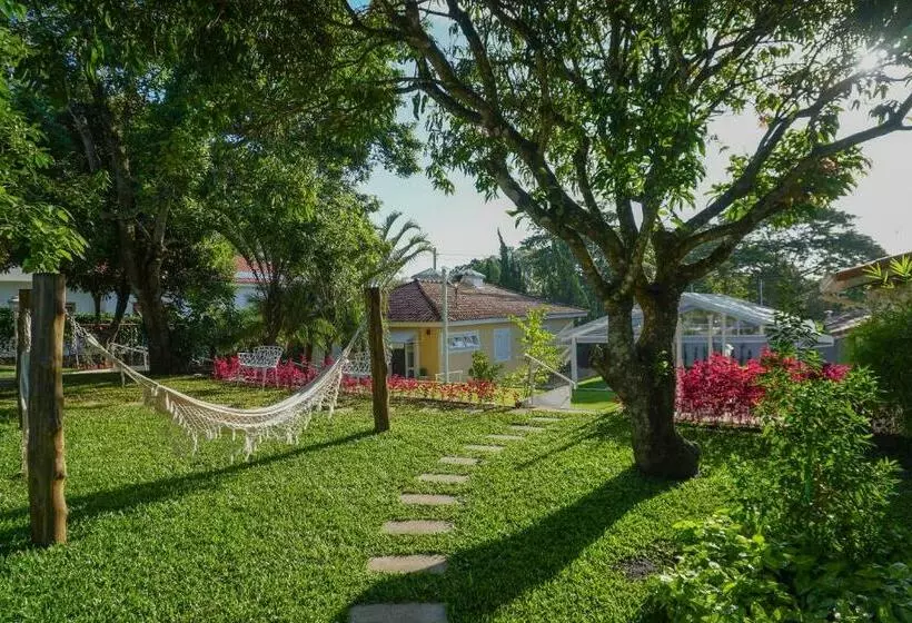 ペンション Alambari Village