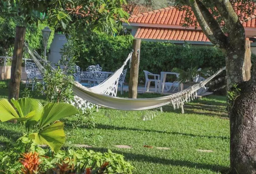 ペンション Alambari Village