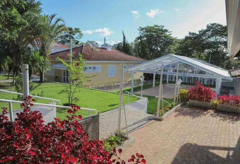 ペンション Alambari Village