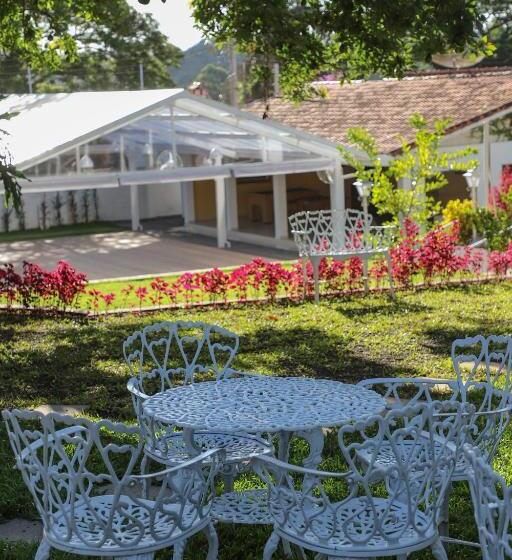 膳宿费 Alambari Village