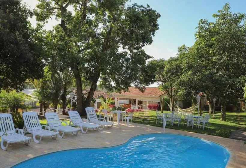 ペンション Alambari Village