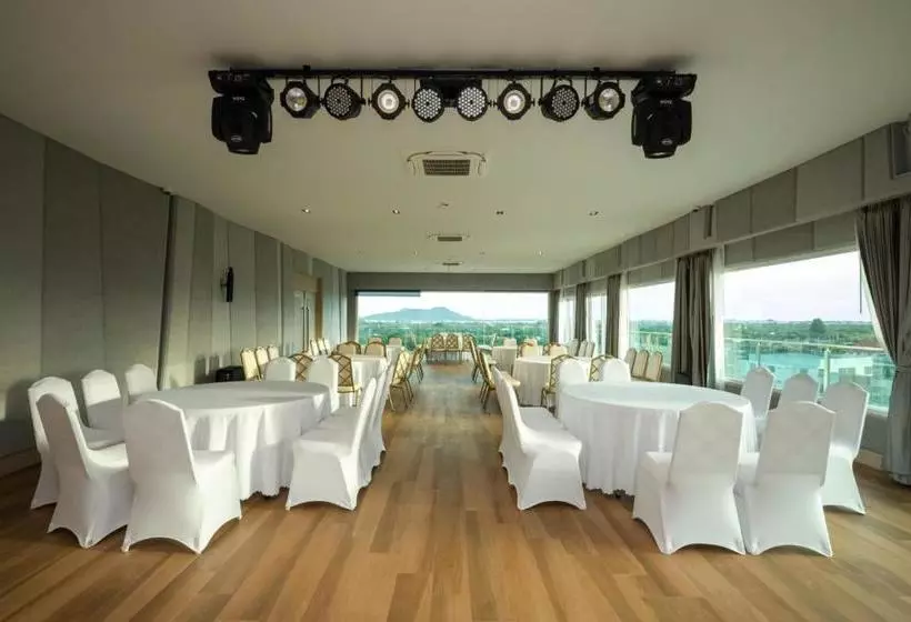 ホテル โรงแรมเบญจพร แกรนด์วิว สงขลา