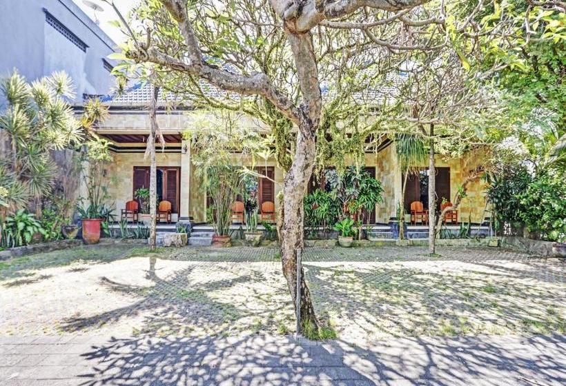 בית מלון כפרי Oyo 3902 Pondok 828 Residence