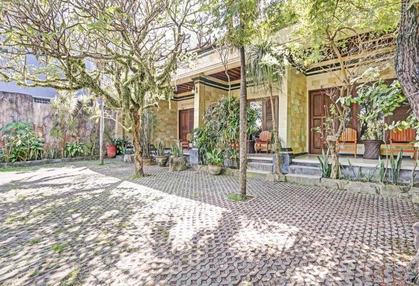 בית מלון כפרי Oyo 3902 Pondok 828 Residence