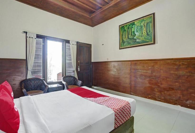 בית מלון כפרי Oyo 3902 Pondok 828 Residence