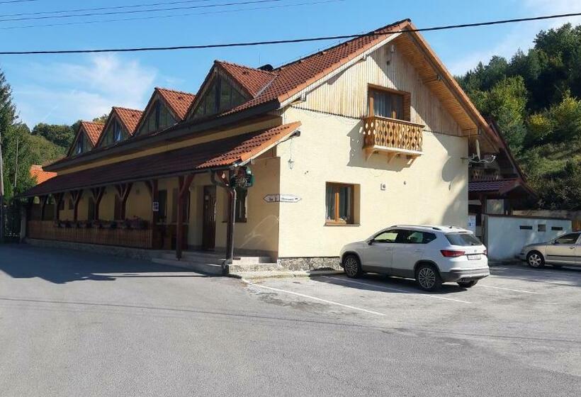 Hotel Penzión Pri Studničke Omastiná