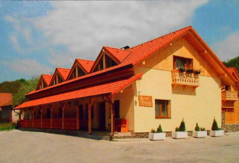 בית מלון כפרי Penzión Pri Studničke Omastiná