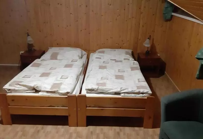 Hotelli Penzión Pri Studničke Omastiná