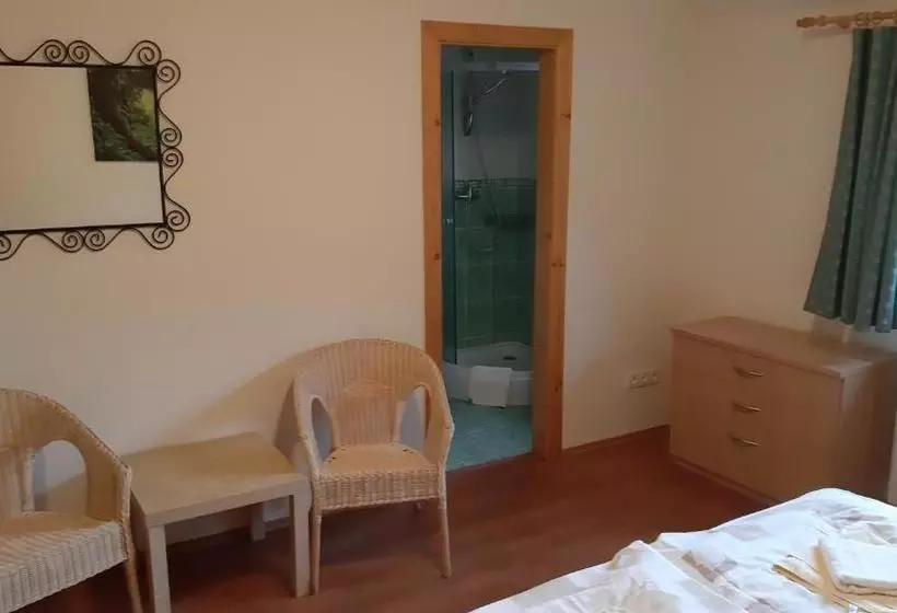 Hotelli Penzión Pri Studničke Omastiná