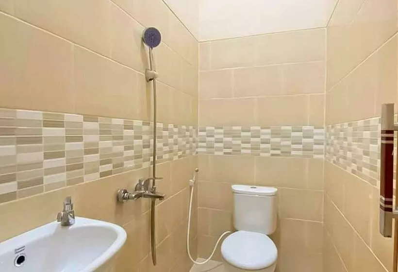 ホテル Reddoorz Plus At Permata Gueshouse Lampung