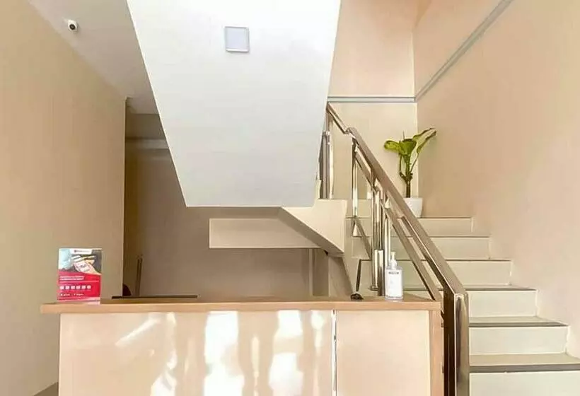 ホテル Reddoorz Plus At Permata Gueshouse Lampung