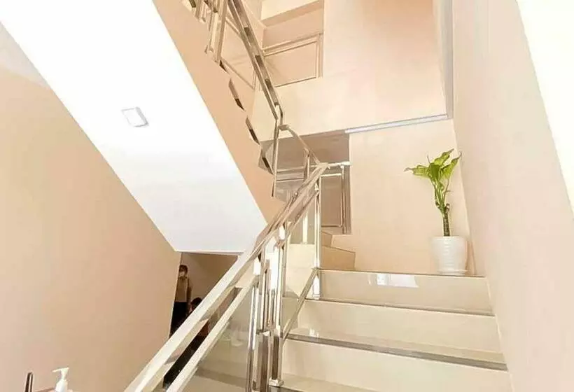 ホテル Reddoorz Plus At Permata Gueshouse Lampung