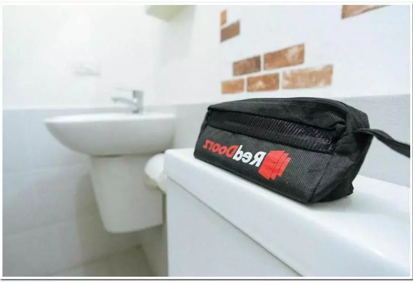 ホテル Reddoorz @ Sindangbarang Bogor