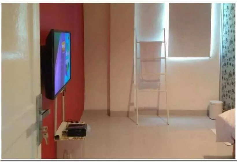 ホテル Reddoorz @ Sindangbarang Bogor