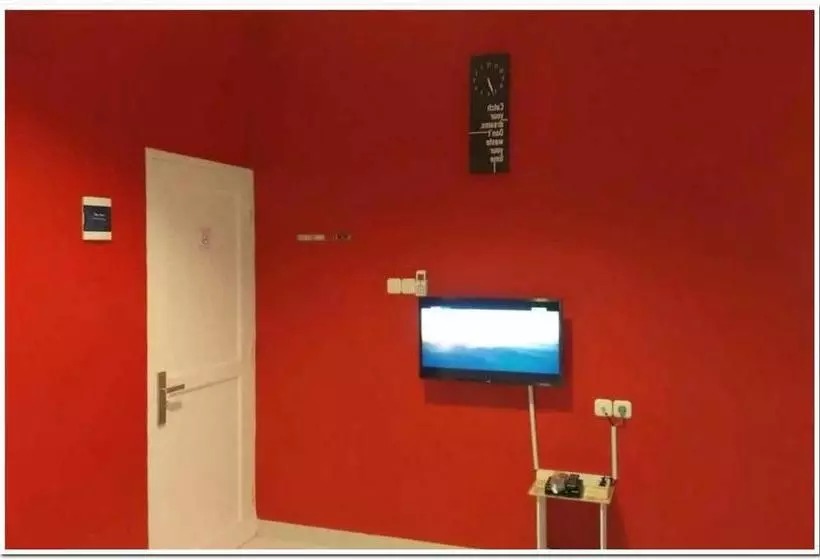 ホテル Reddoorz @ Sindangbarang Bogor