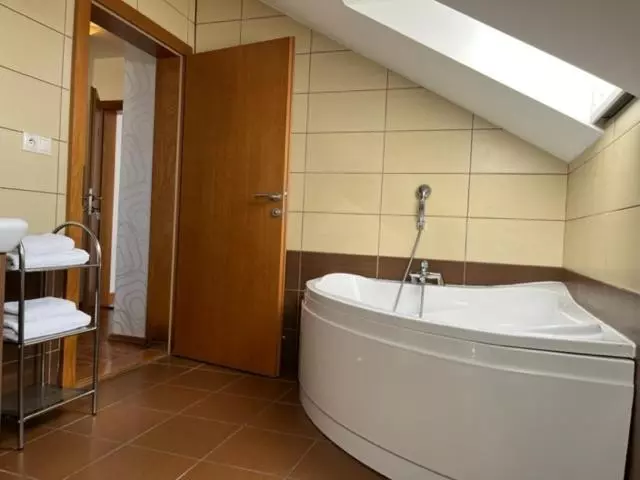 Majatalo Harmónia Ostratice