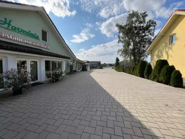 Majatalo Harmónia Ostratice