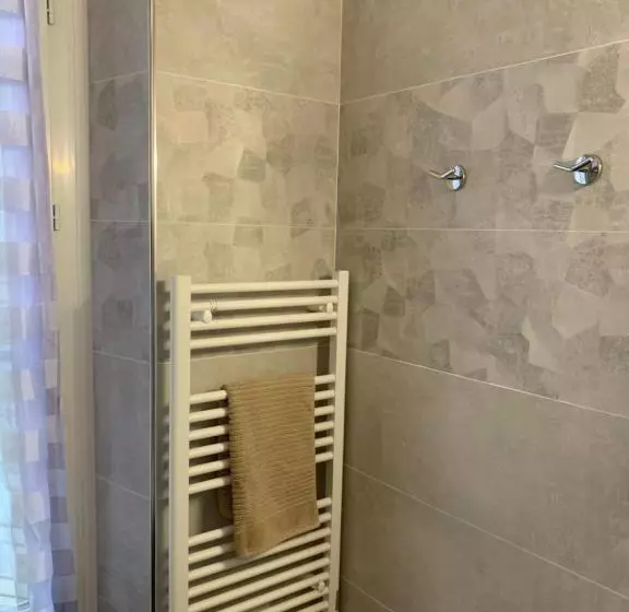 Majatalo Gîtes Du Domaine D Auxonnettes L&j Evenements