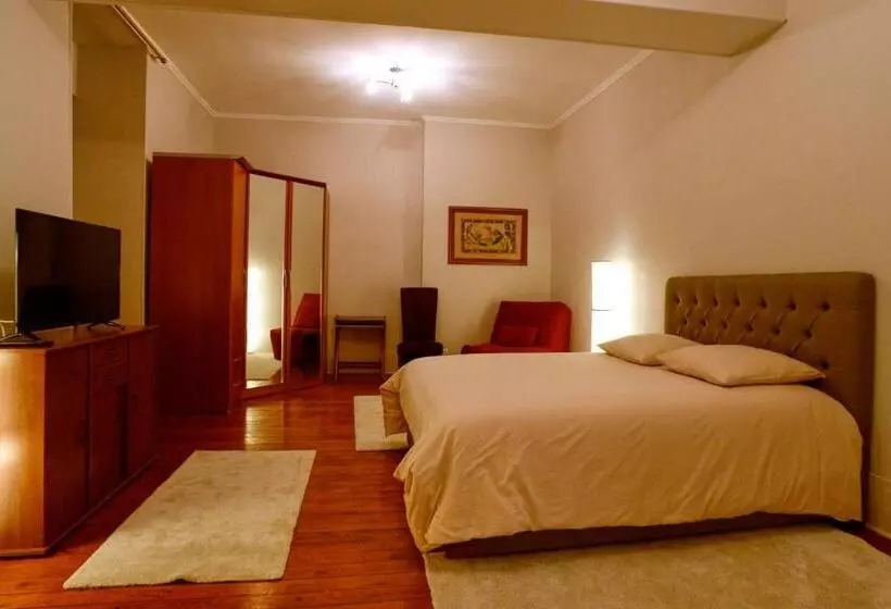 Majatalo Gîtes Du Domaine D Auxonnettes L&j Evenements